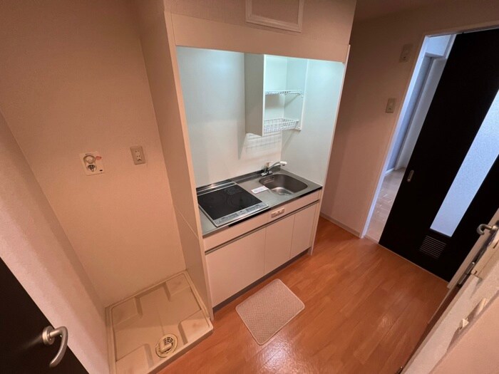 物件内観写真20　(洗濯機置場)