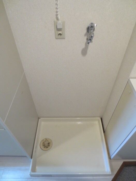 物件内観写真13　(洗濯機置場)