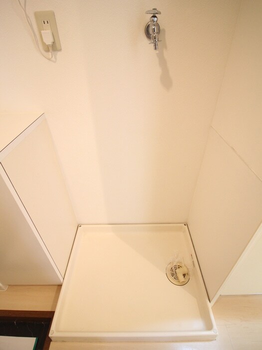 物件内観写真14　(洗濯機置場)