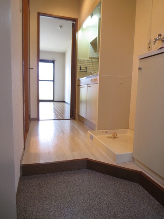 物件内観写真15　(玄関)