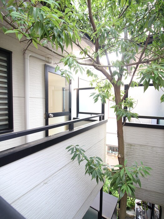 物件内観写真21　(室内からの展望)