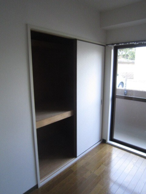 物件内観写真16　(収納)