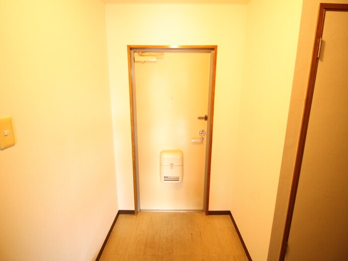 物件内観写真17　(玄関)