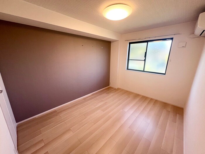 物件内観写真3　(居室)