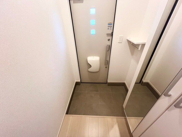 物件内観写真14　(玄関)