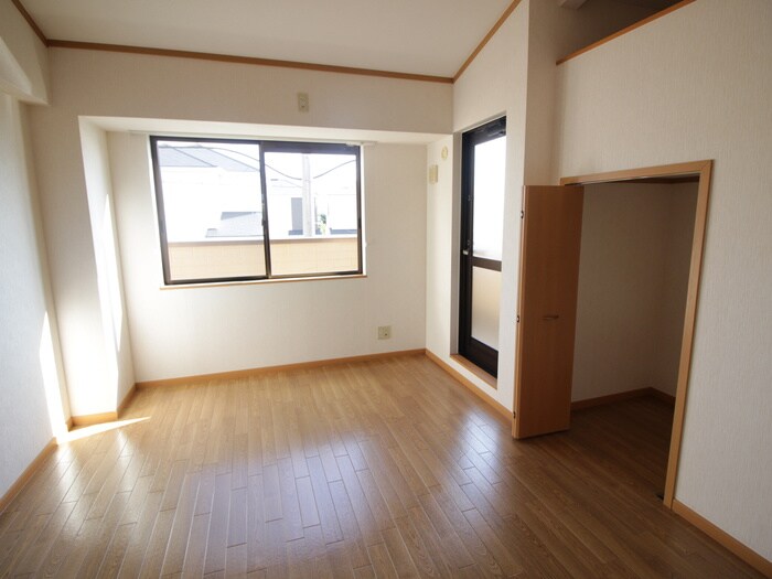 物件内観写真9　(居室)