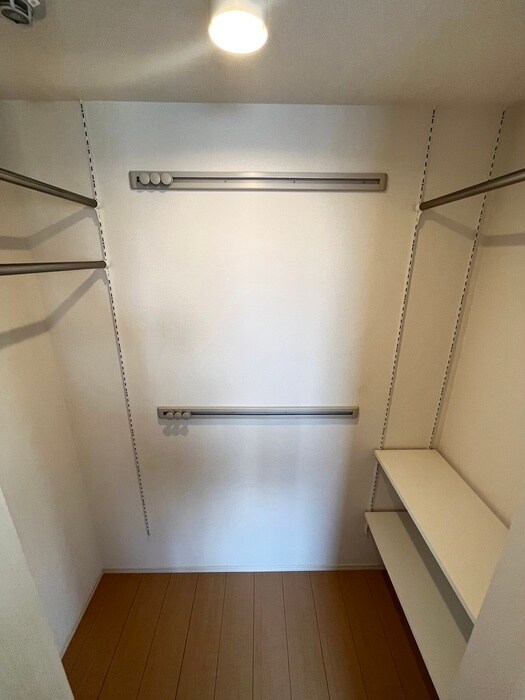 物件内観写真12　(収納)