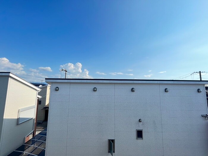 物件内観写真16　(室内からの展望)