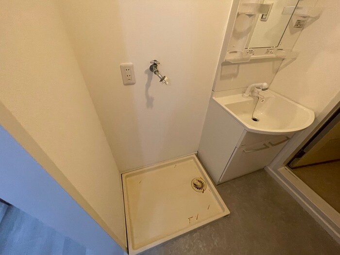 物件内観写真15　(洗濯機置場)