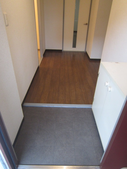 物件内観写真10　(玄関)