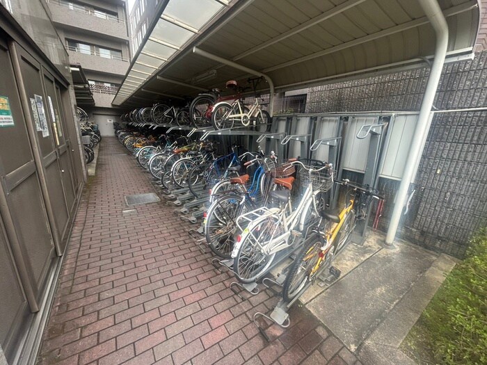 物件外観写真3　(駐輪場)