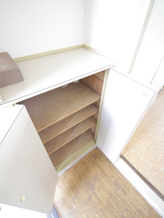 物件内観写真8　(靴箱)