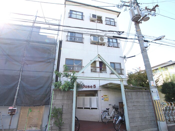 物件外観写真1　(エントランス部分)