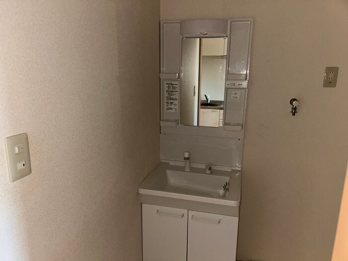 物件内観写真12　(洗面)