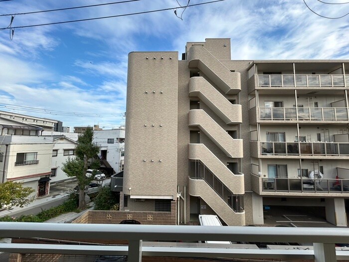 物件内観写真14　(室内からの展望)