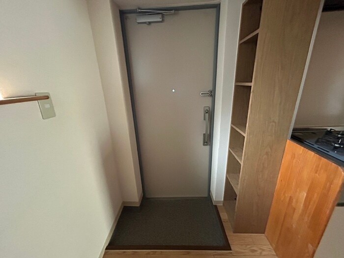 物件内観写真16　(玄関)