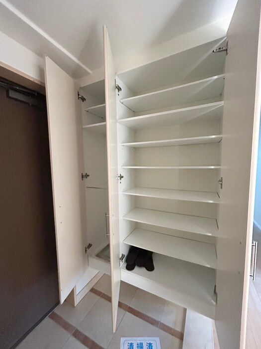 物件内観写真14　(靴箱)