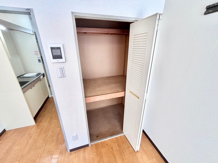 物件内観写真15　(収納)
