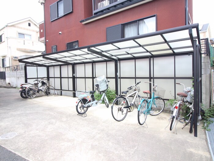 物件外観写真3　(駐輪場)