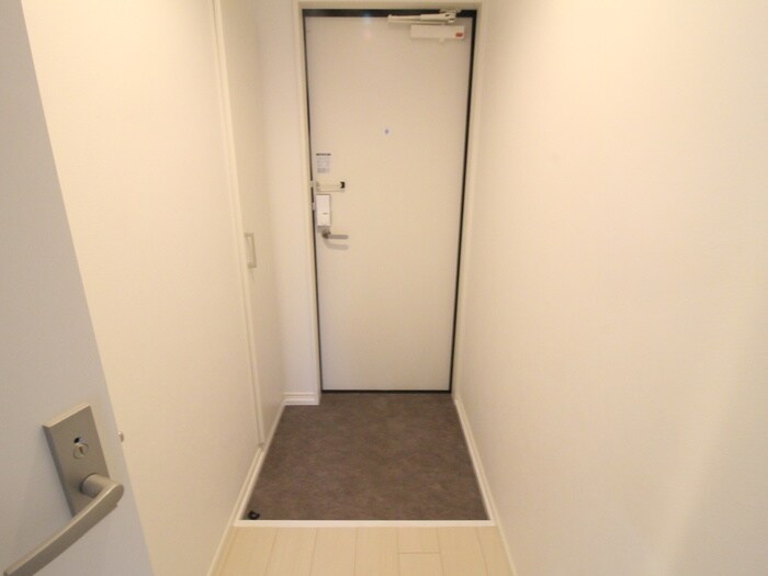 物件内観写真17　(玄関)