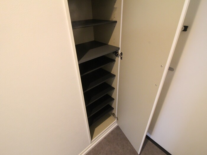 物件内観写真18　(靴箱)