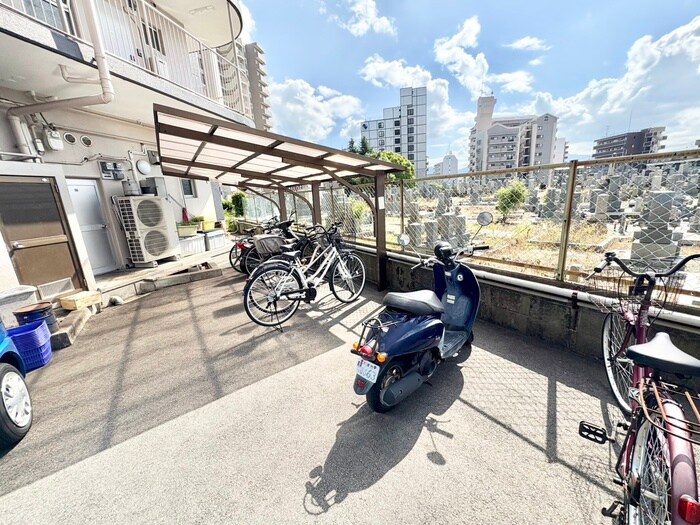 物件外観写真3　(駐輪場)