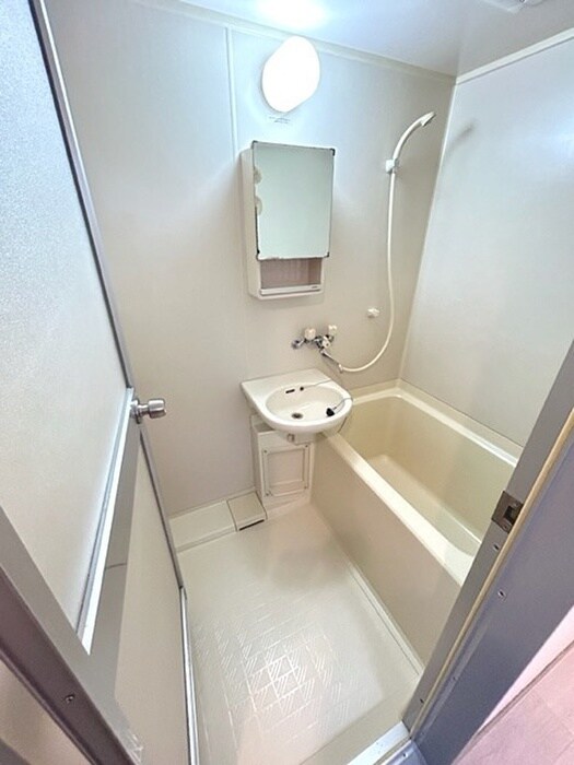 物件内観写真9　(洗面)