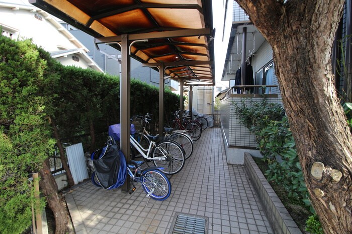 物件外観写真5　(駐輪場)