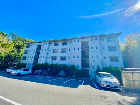 醍醐上ノ山団地Ａ１棟（１０１）外観写真