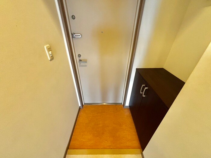 物件内観写真11　(玄関)