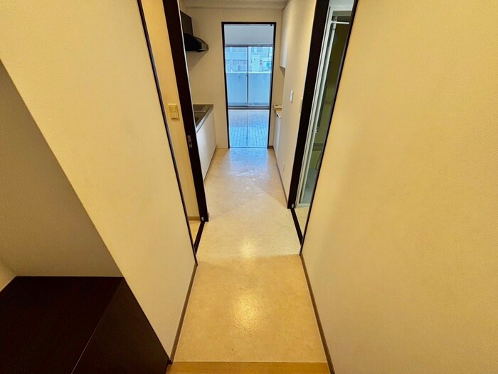 物件内観写真12　(廊下)