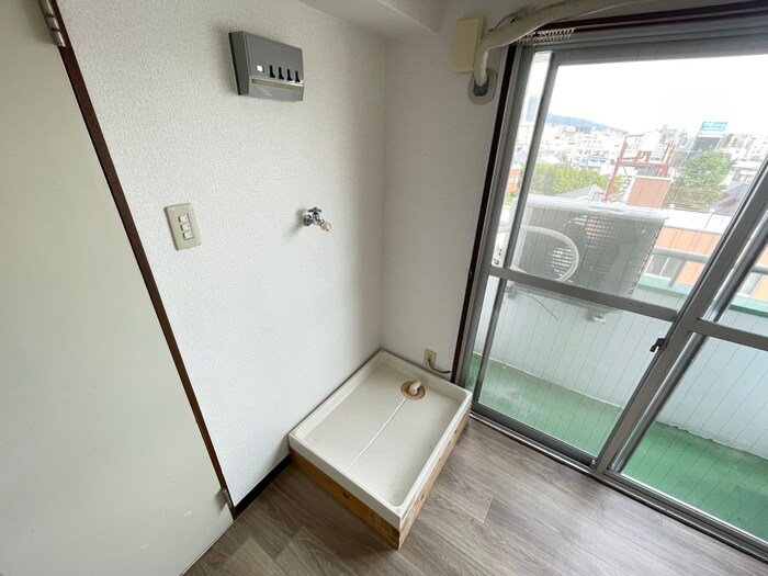 物件内観写真20　(洗濯機置場)