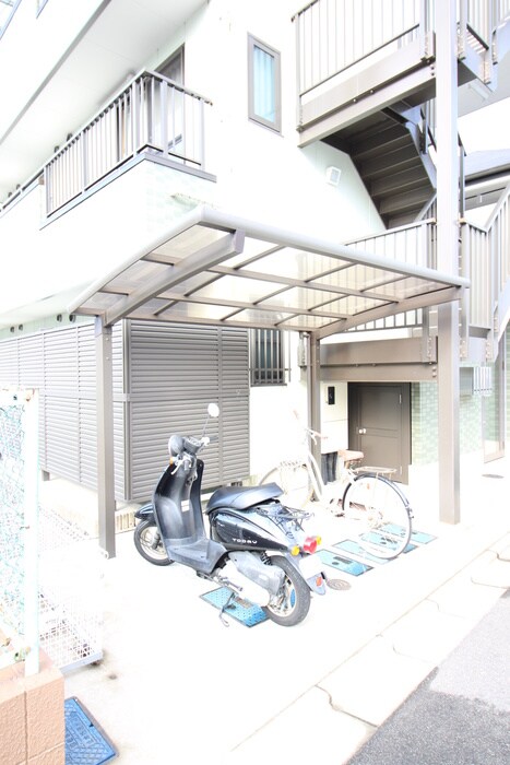 物件外観写真6　(駐輪場)