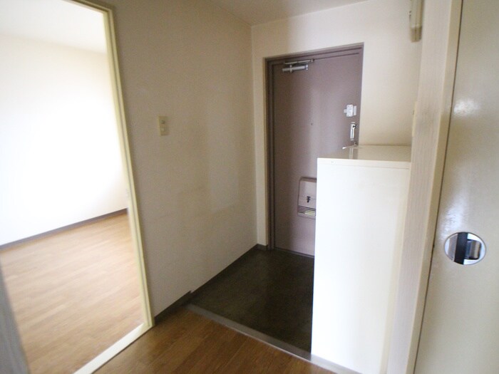 物件内観写真17　(玄関)