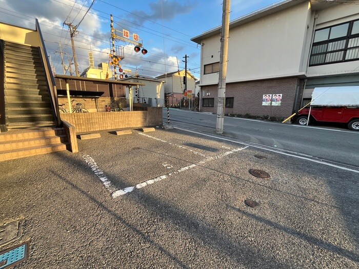 物件外観写真3　(駐車場)