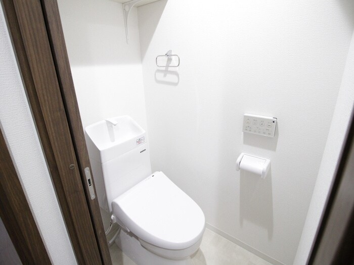 物件内観写真13　(トイレ)