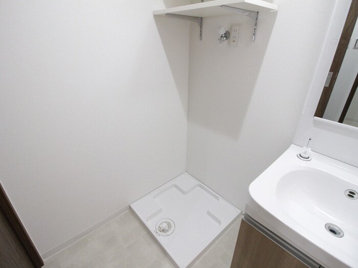 物件内観写真15　(洗濯機置場)