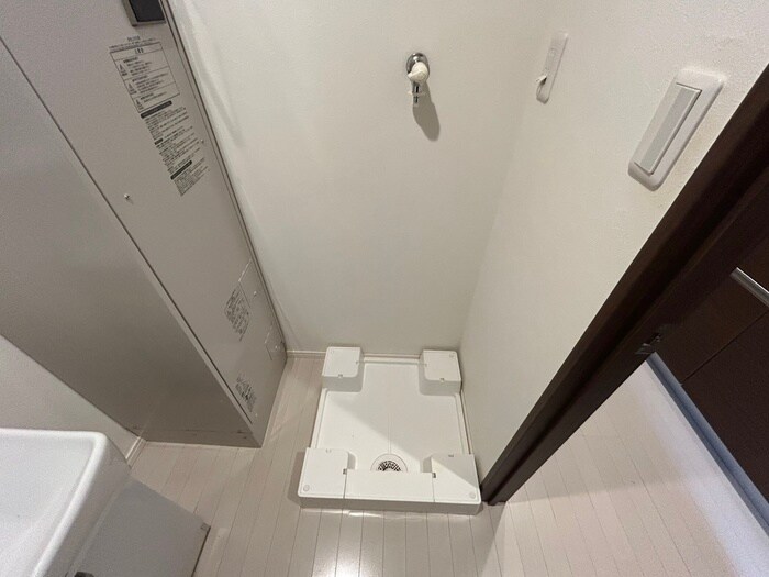 物件内観写真13　(洗濯機置場)