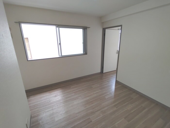 物件内観写真10　(居室)