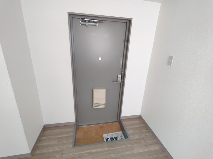 物件内観写真15　(玄関)