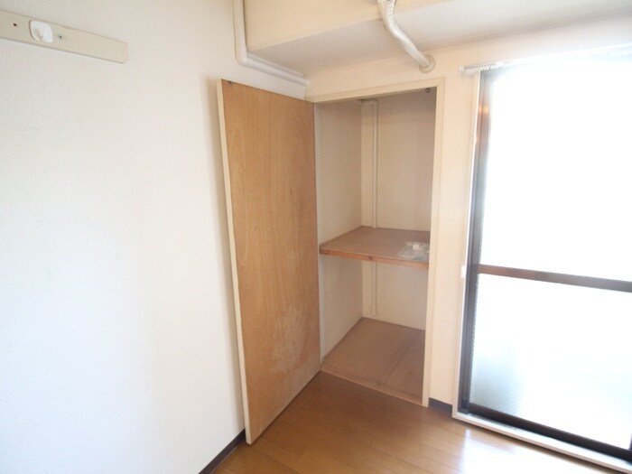 物件内観写真12　(収納)