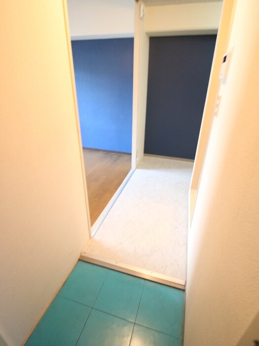 物件内観写真16　(玄関)