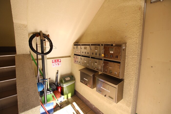 物件外観写真6　(エントランス部分)