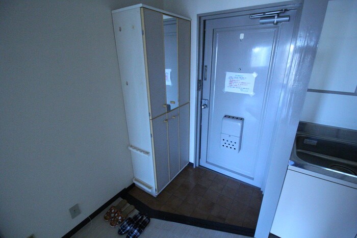 物件内観写真14　(玄関)