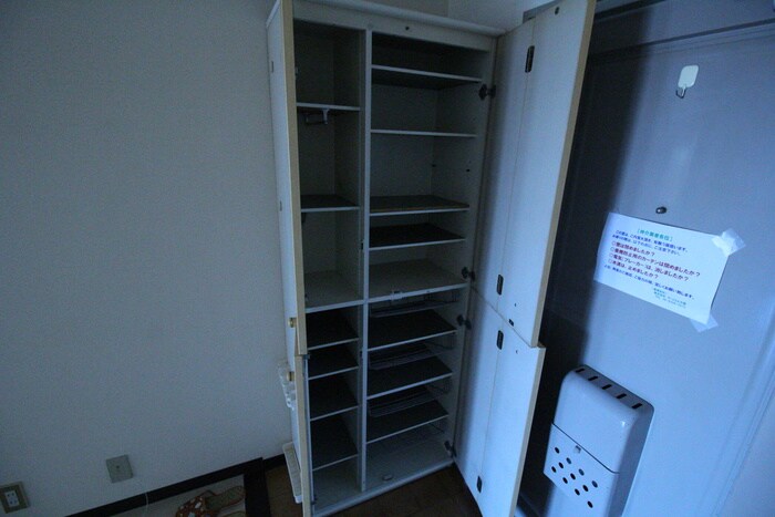 物件内観写真15　(靴箱)