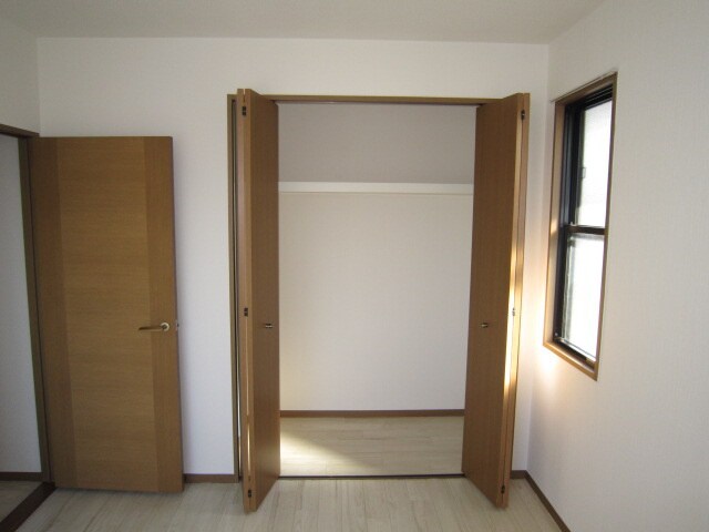 物件内観写真12　(収納)