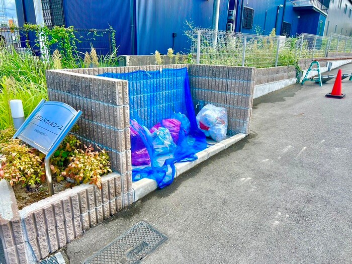 物件外観写真4　(建物設備)