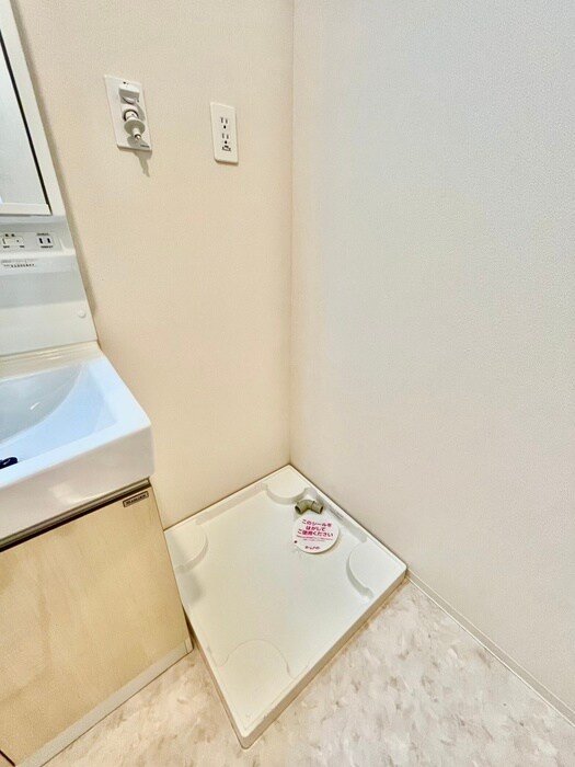 物件内観写真12　(洗濯機置場)