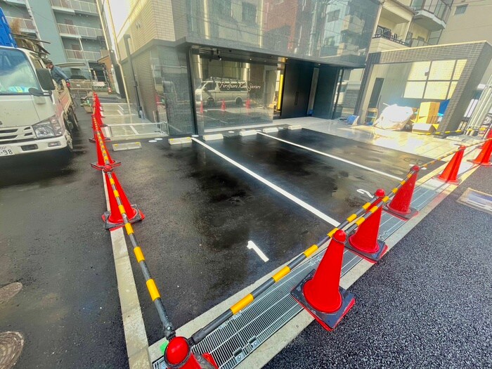 物件外観写真5　(駐車場)