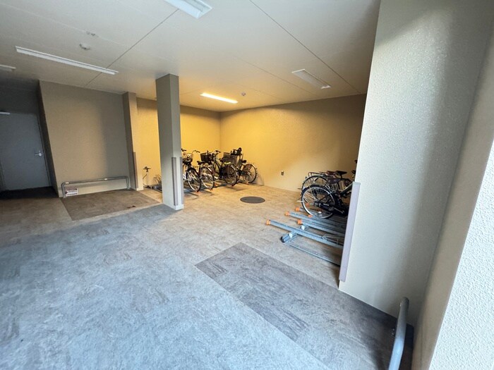 物件外観写真6　(駐輪場)